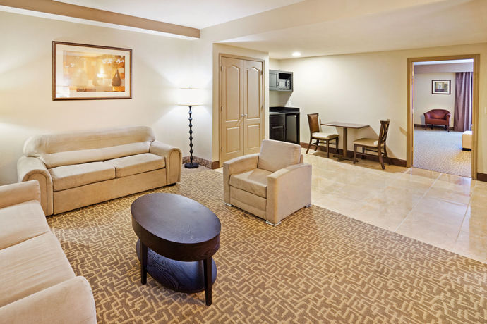 Imagen de los exteriores del Hotel Holiday Inn And Suites Beaufort At Highway 21. Foto 6