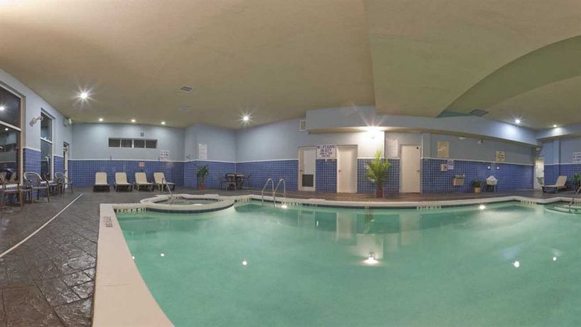 Imagen de la piscina del Hotel Holiday Inn And Suites Beaufort At Highway 21. Foto 16