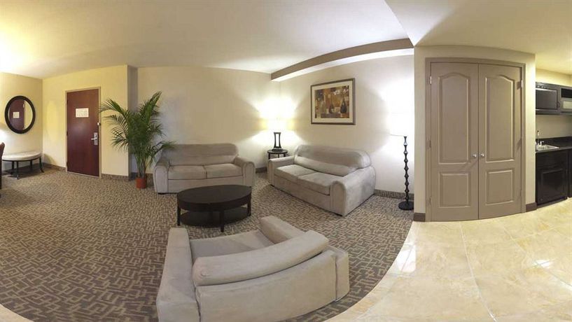 Imagen de los exteriores del Hotel Holiday Inn And Suites Beaufort At Highway 21. Foto 7