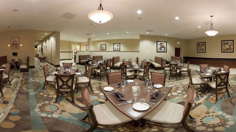 Imagen de los interiores del Hotel Holiday Inn And Suites Beaufort At Highway 21. Foto 14