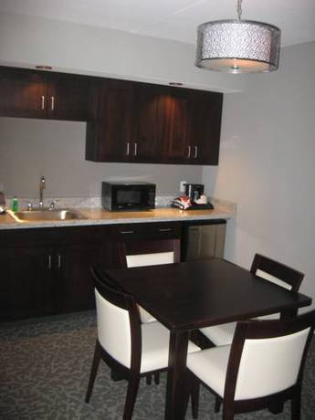 Imagen de la habitación del Hotel Holiday Inn And Suites East Peoria. Foto 9