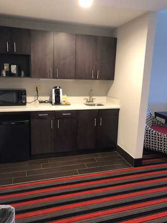 Imagen de la habitación del Hotel Holiday Inn And Suites Lafayette North, An Ihg. Foto 3