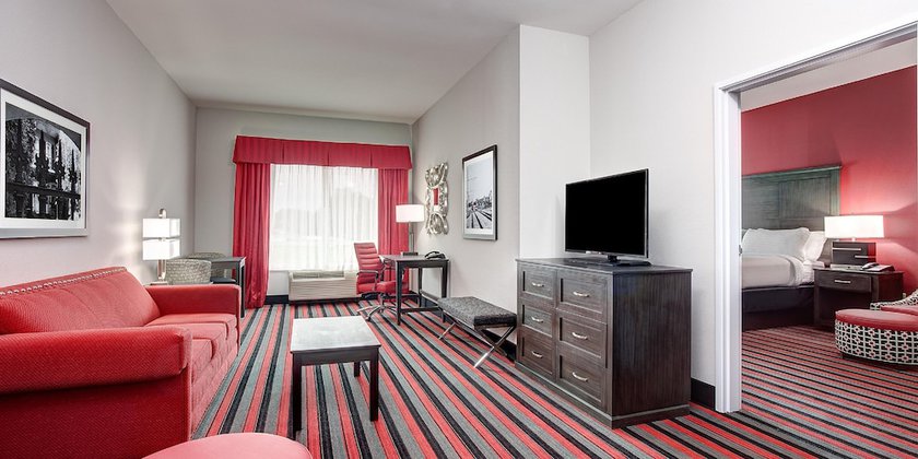 Imagen de la habitación del Hotel Holiday Inn And Suites Lafayette North, An Ihg. Foto 14