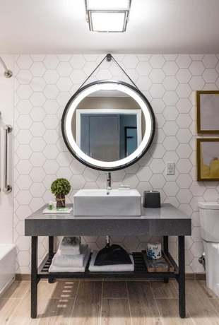 Imagen de la habitación del Hotel Holiday Inn And Suites Nashville Downtown - Broadway, An Ihg. Foto 4