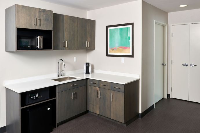 Imagen de la habitación del Hotel Holiday Inn And Suites Philadelphia W - Drexel Hill, An Ihg. Foto 12