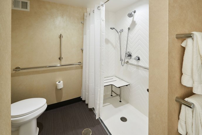 Imagen de la habitación del Hotel Holiday Inn And Suites Philadelphia W - Drexel Hill, An Ihg. Foto 14