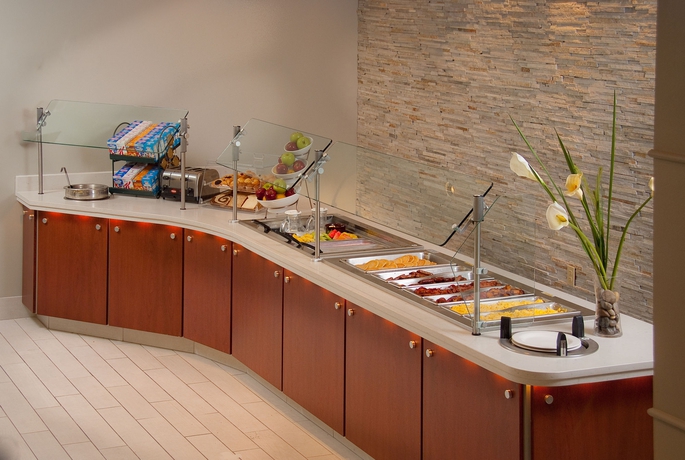 Imagen del bar/restaurante del Hotel Holiday Inn Arlington At Ballston, An Ihg. Foto 3