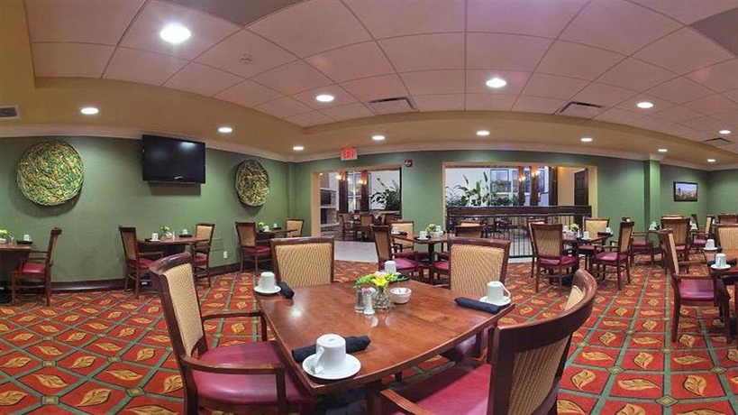 Imagen del bar/restaurante del Hotel Holiday Inn Asheville Biltmore, An Ihg. Foto 4
