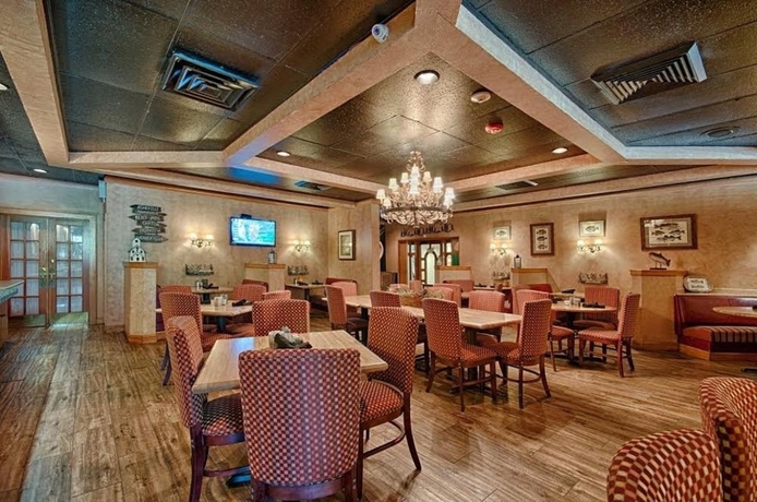 Imagen del bar/restaurante del Hotel Holiday Inn Asheville East-blue Ridge Pkwy, An Ihg. Foto 3