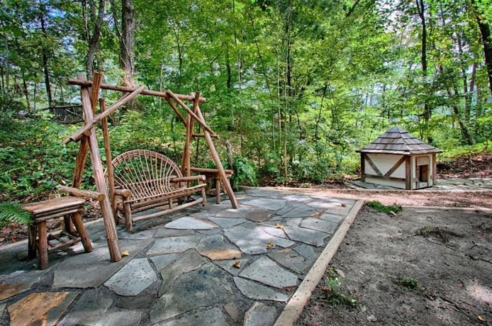 Imagen de los exteriores del Hotel Holiday Inn Asheville East-blue Ridge Pkwy, An Ihg. Foto 9