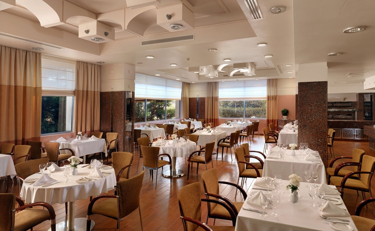 Imagen del bar/restaurante del Hotel Holiday Inn Athens Attica Av, Airport W.. Foto 8