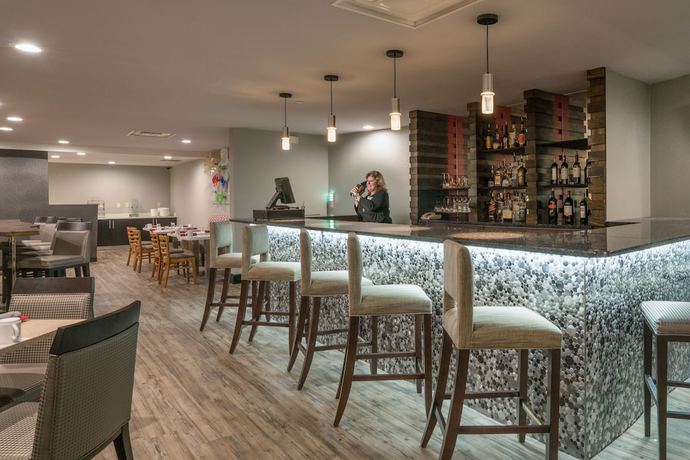 Imagen del bar/restaurante del Hotel Holiday Inn Atlanta/roswell, An Ihg. Foto 2