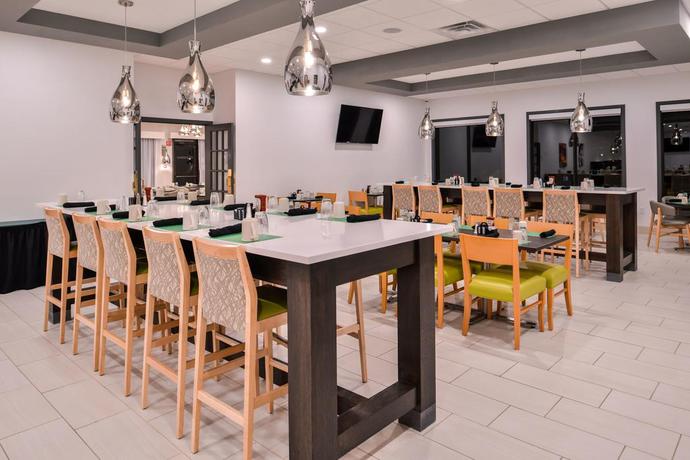 Imagen de los interiores del Hotel Holiday Inn Auburn-finger Lakes Region, An Ihg. Foto 9