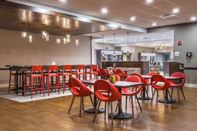 Imagen de los interiores del Hotel Holiday Inn Auburn-finger Lakes Region, An Ihg. Foto 10