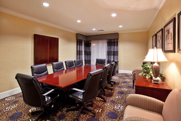 Imagen de los interiores del Hotel Holiday Inn Augusta West I-20, An Ihg. Foto 10