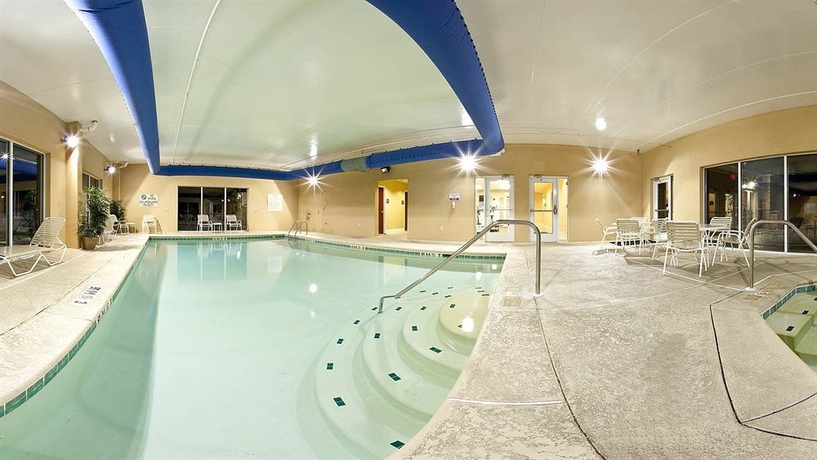 Imagen de la piscina del Hotel Holiday Inn Augusta West I-20, An Ihg. Foto 16