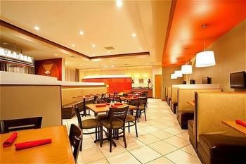 Imagen de los interiores del Hotel Holiday Inn Aurora North - Naperville, An Ihg. Foto 15