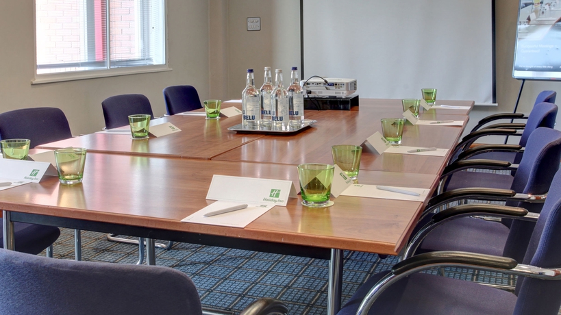 Imagen de los interiores del Hotel Holiday Inn Aylesbury, An Ihg. Foto 14