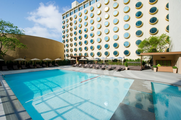 Imagen de la piscina del Hotel Holiday Inn Bangkok Silom, An Ihg. Foto 16