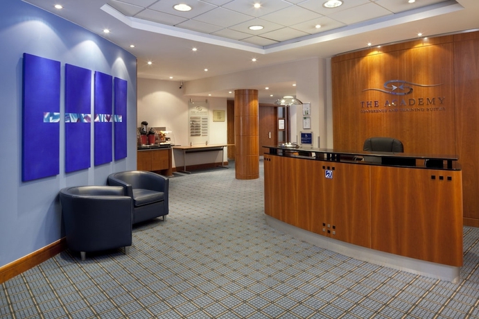 Imagen de los interiores del Hotel Holiday Inn Basingstoke, An Ihg. Foto 17