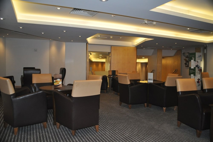 Imagen de los interiores del Hotel Holiday Inn Basingstoke, An Ihg. Foto 19