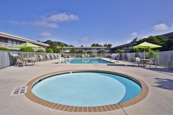 Imagen de los exteriores del Hotel Holiday Inn Baton Rouge-south, An Ihg. Foto 3