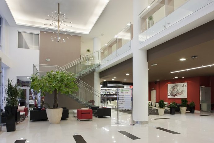 Imagen de los interiores del Hotel Holiday Inn Belgrade, An Ihg. Foto 7