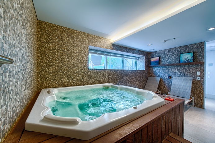 Imagen de la piscina del Hotel Holiday Inn Belo Horizonte Savassi, An Ihg. Foto 15