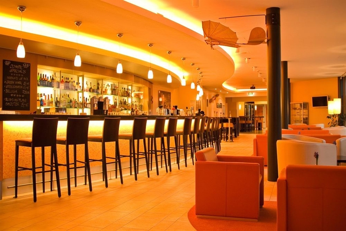 Imagen del bar/restaurante del Hotel Holiday Inn Berlin Airport - Conference Centre, An Ihg. Foto 3