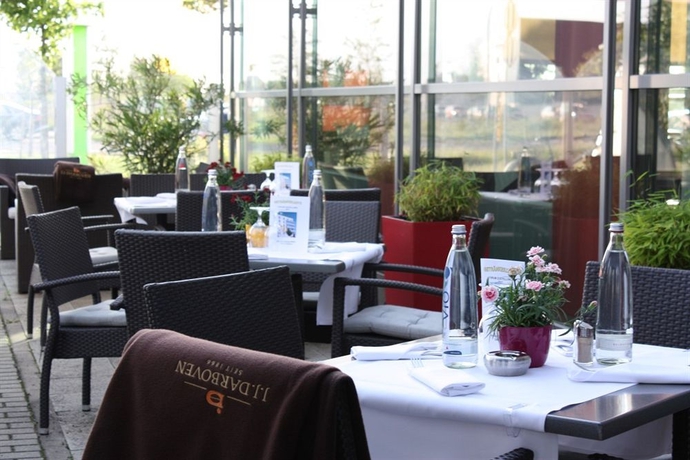 Imagen del bar/restaurante del Hotel Holiday Inn Berlin Airport - Conference Centre, An Ihg. Foto 4