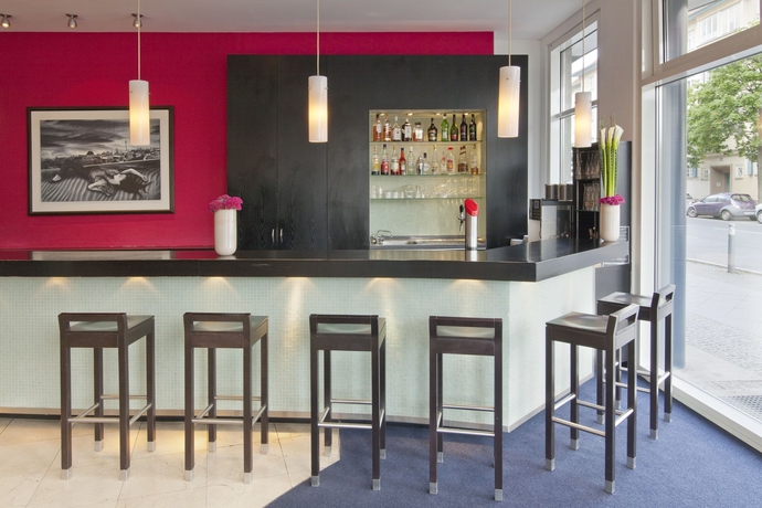 Imagen del bar/restaurante del Hotel Holiday Inn Berlin City Center East Prenzlauer Berg, an IHG Hotel. Foto 3