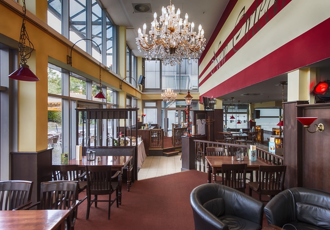 Imagen del bar/restaurante del Hotel Holiday Inn Berlin City East - Landsberger Allee. Foto 3