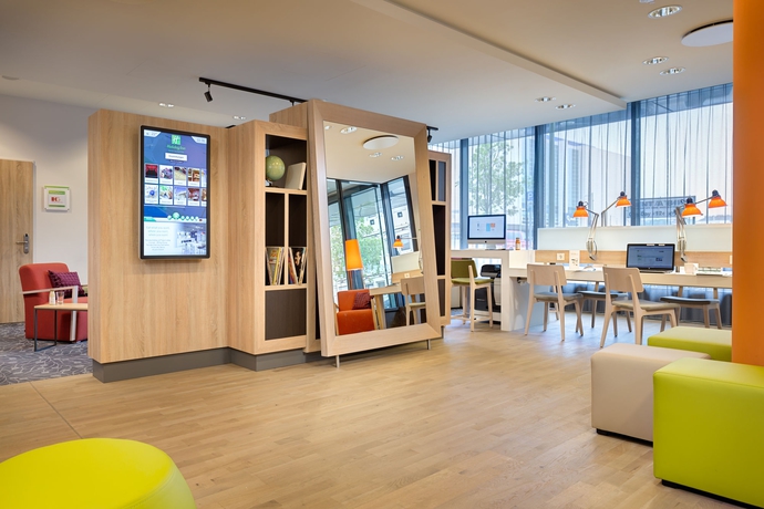 Imagen de los interiores del Hotel Holiday Inn Berlin City East Side. Foto 15