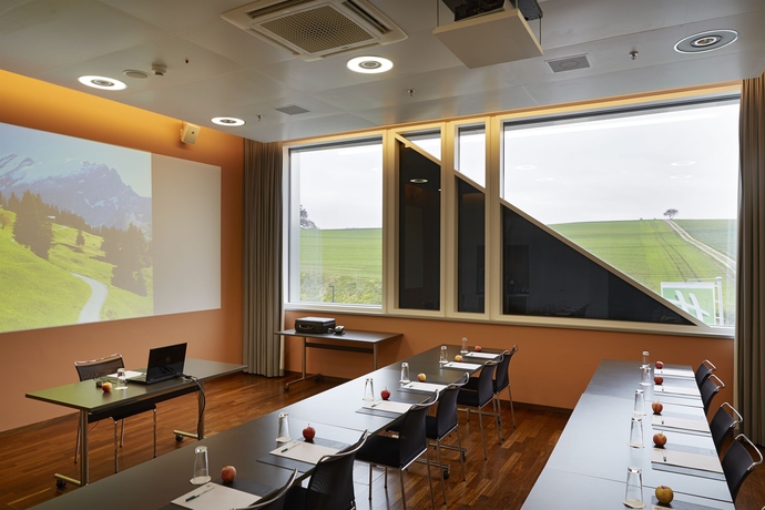 Imagen de los interiores del Hotel Holiday Inn Bern-westside. Foto 11