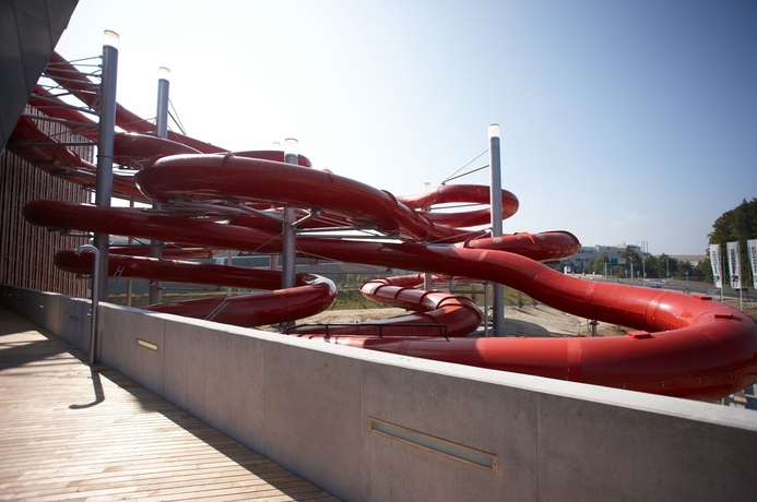 Imagen de la piscina del Hotel Holiday Inn Bern-westside. Foto 16