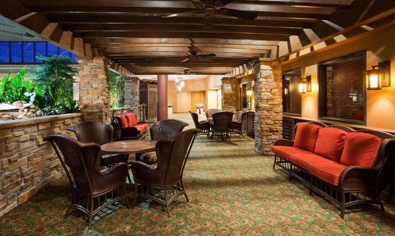 Imagen de los interiores del Hotel Holiday Inn Bloomington Airport South Mall Area, An Ihg. Foto 12