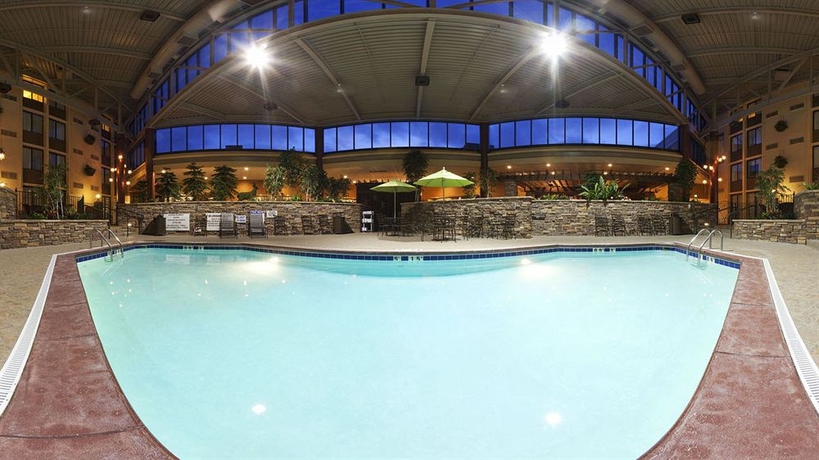 Imagen de la piscina del Hotel Holiday Inn Bloomington Airport South Mall Area, An Ihg. Foto 16