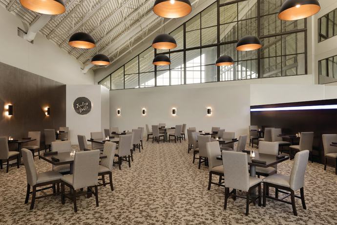 Imagen del bar/restaurante del Hotel Holiday Inn Bloomington - Normal, An Ihg. Foto 4
