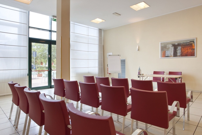 Imagen de los interiores del Hotel Holiday Inn Bologna-Fiera. Foto 14