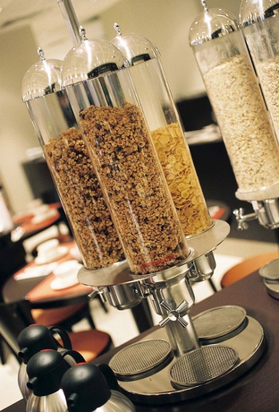 Imagen del bar/restaurante del Hotel Holiday Inn Bordeaux Sud - Pessac, An Ihg. Foto 8