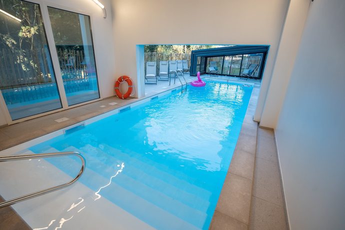 Imagen de la piscina del Hotel Holiday Inn Bordeaux-Merignac, an IHG Hotel. Foto 17