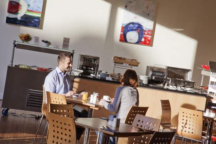 Imagen general del Hotel Holiday Inn Bournemouth, An Ihg. Foto 2