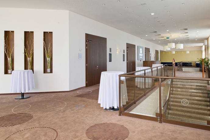 Imagen de los interiores del Hotel Holiday Inn Bratislava. Foto 7