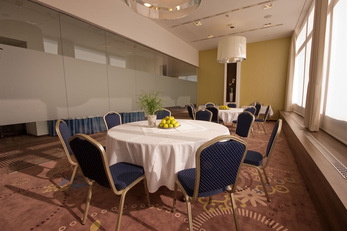 Imagen de los interiores del Hotel Holiday Inn Bratislava. Foto 10