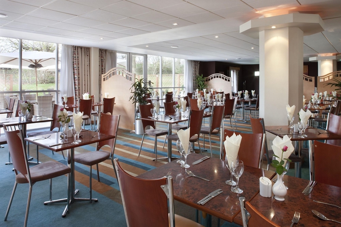 Imagen del bar/restaurante del Hotel Holiday Inn Bristol Airport, An Ihg. Foto 2