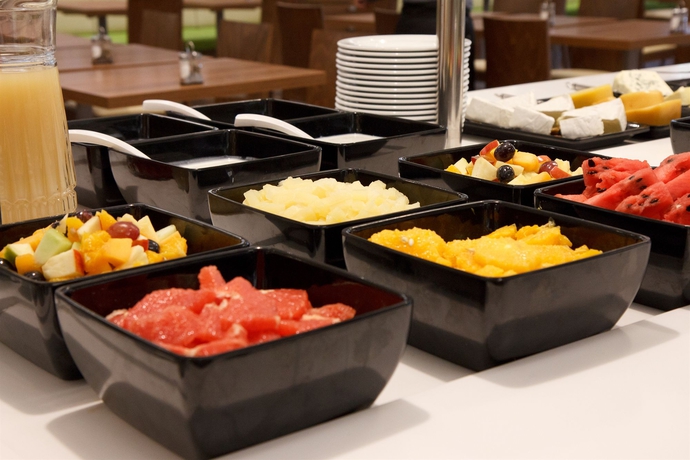 Imagen del bar/restaurante del Hotel Holiday Inn Budapest-buda&ouml;rs, An Ihg. Foto 3