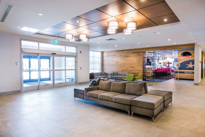 Imagen de los interiores del Hotel Holiday Inn Calgary South Conference Center, an IHG. Foto 19