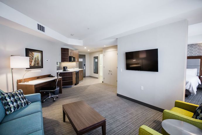 Imagen de la habitación del Hotel Holiday Inn Calgary South Conference Center, an IHG. Foto 11