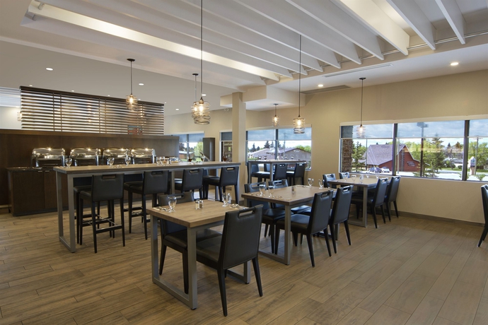 Imagen del bar/restaurante del Hotel Holiday Inn Calgary-airport, An Ihg. Foto 5