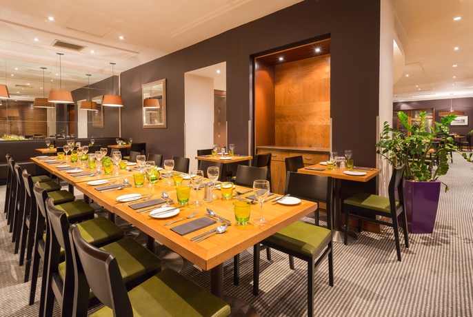 Imagen del bar/restaurante del Hotel Holiday Inn Cambridge, An Ihg. Foto 5